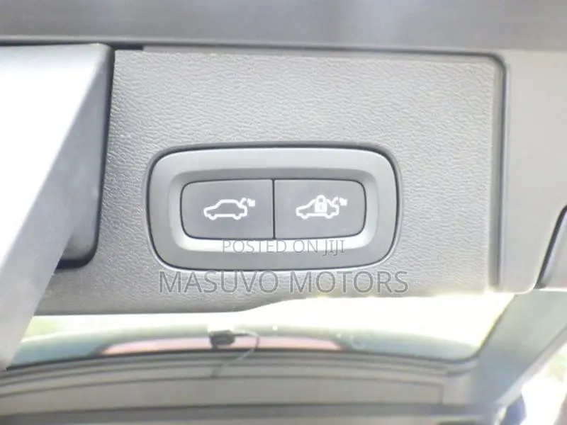 Volvo XC60 2019 Blue