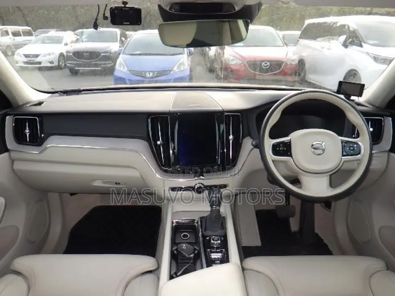 Volvo XC60 2019 Blue