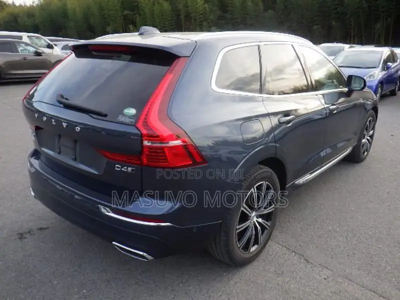 Volvo XC60 2019 Blue