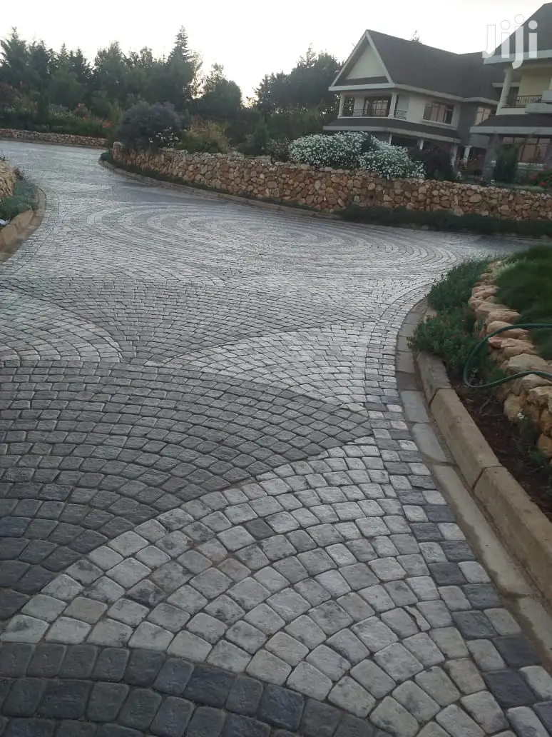 Cobblestones / Circle Stones Strong and Durable