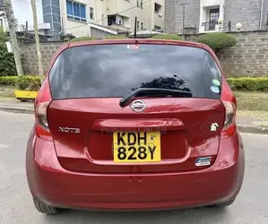 Nissan Note 2015 Red