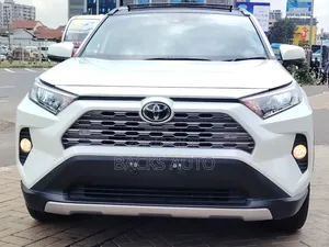 Toyota RAV4 2019 White
