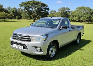 Toyota Hilux 2019 Silver