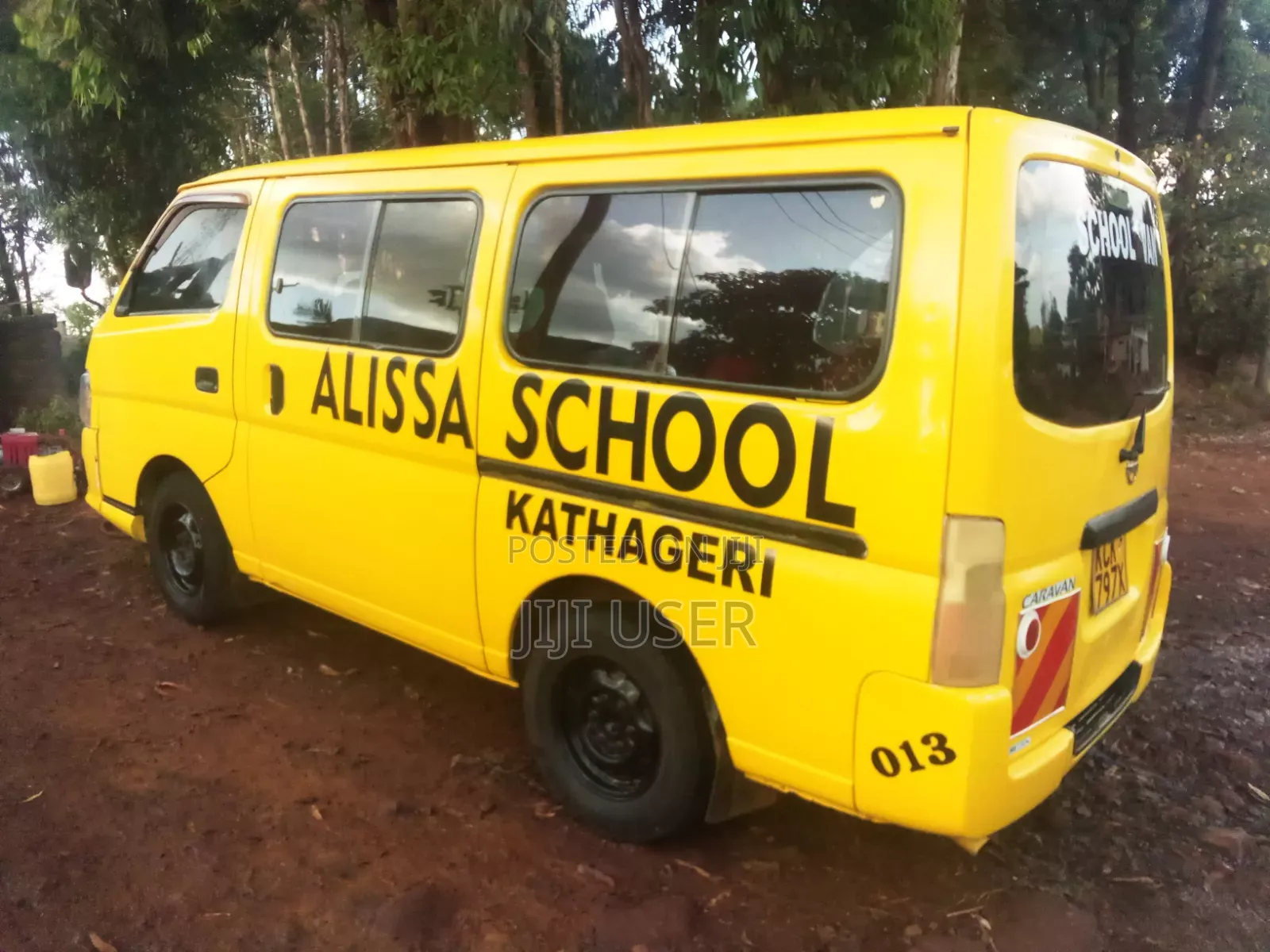 Nissan Caravan (Urvan) 2009 Yellow