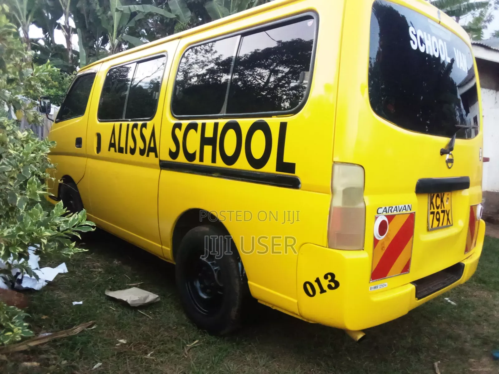 Nissan Caravan (Urvan) 2009 Yellow