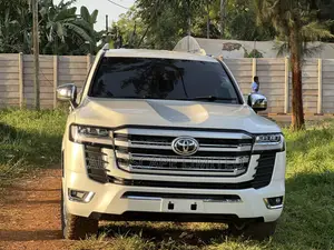 Toyota Land Cruiser 2012 White