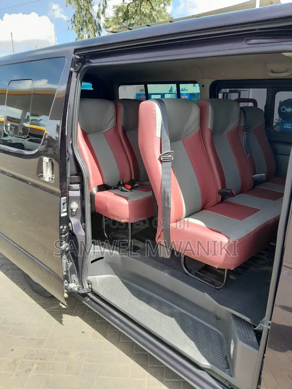 Toyota HiAce 2015 Brown