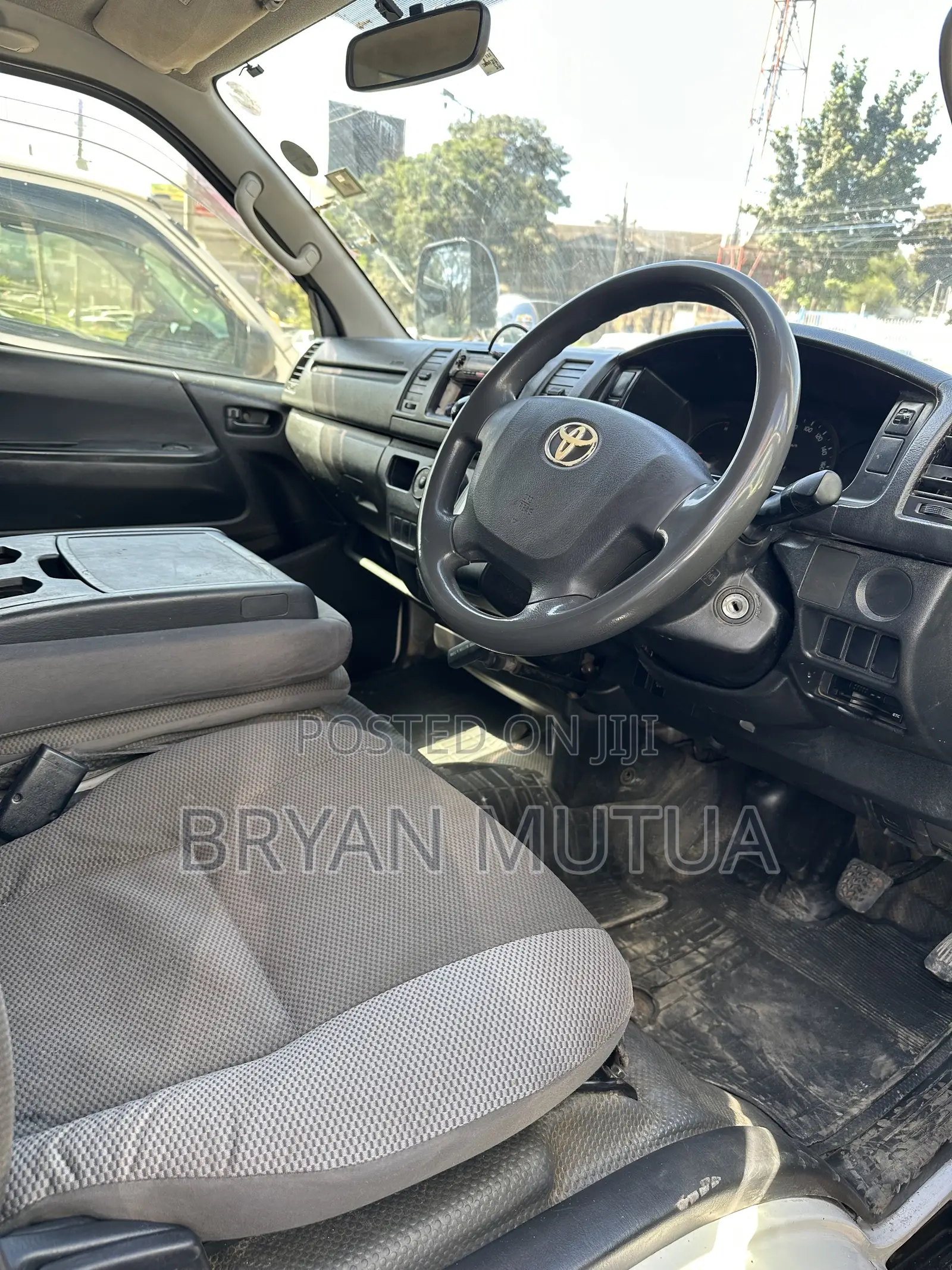 Toyota HiAce 2015 White
