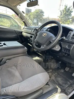 Toyota HiAce 2015 White
