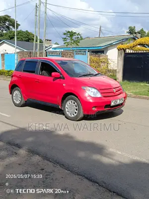Toyota IST 2004 Red