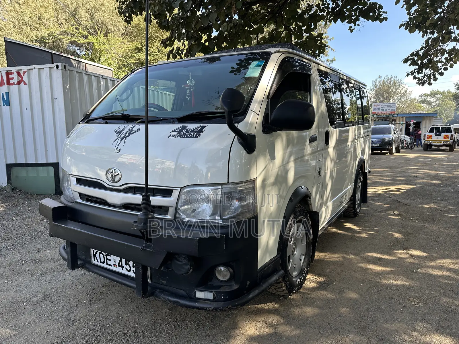 Toyota HiAce 2014 White