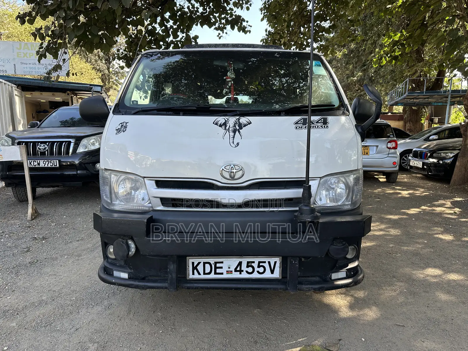 Toyota HiAce 2014 White