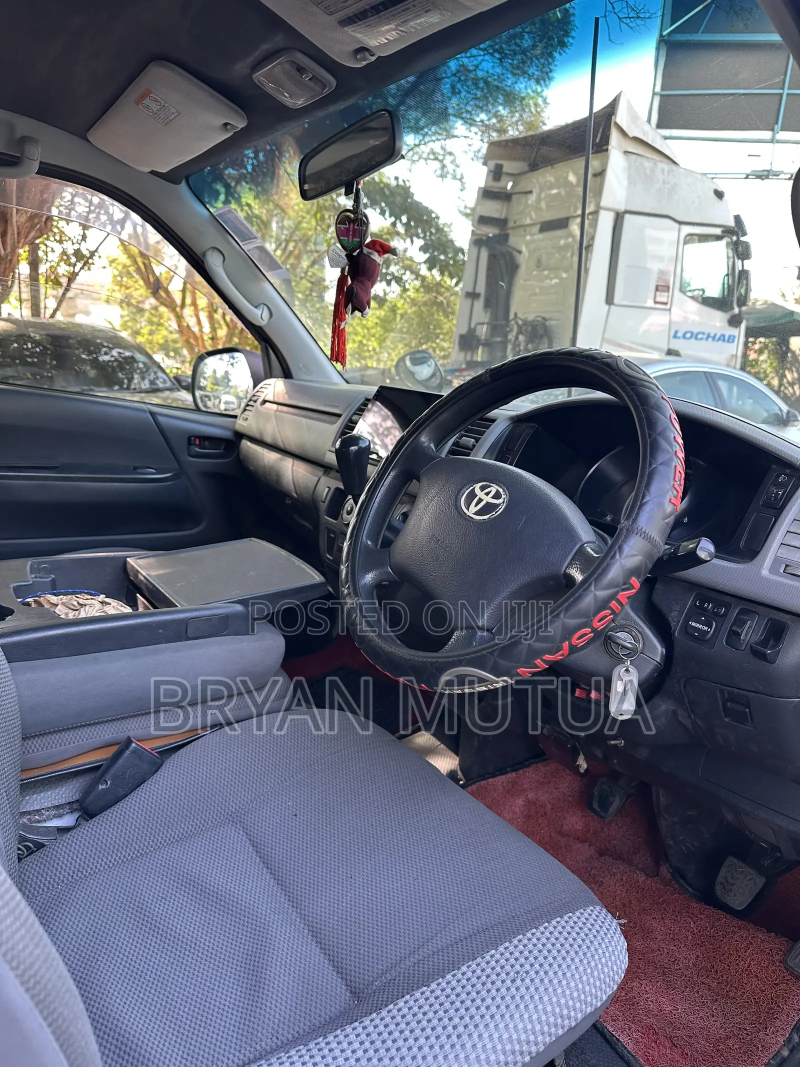 Toyota HiAce 2014 White