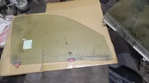 Door Glass Toyota Regius Front Right