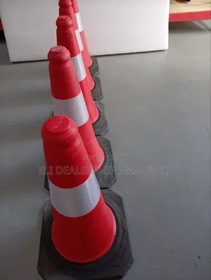 Reflective Construction Safety Cone – 50cm