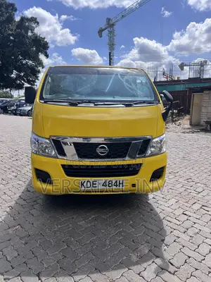 Nissan Caravan (Urvan) 2013 Yellow