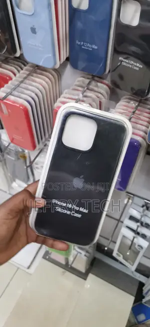 iPhone 16 Pro Max : Microfiber Lining Cover