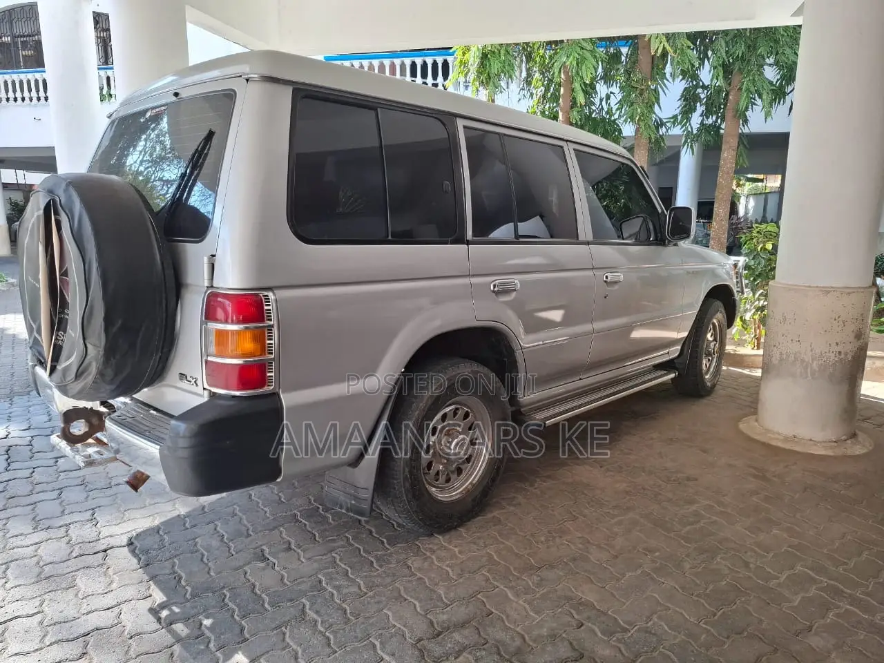 Mitsubishi Pajero 2011 Silver