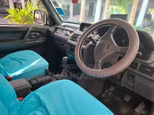 Mitsubishi Pajero 2011 Silver