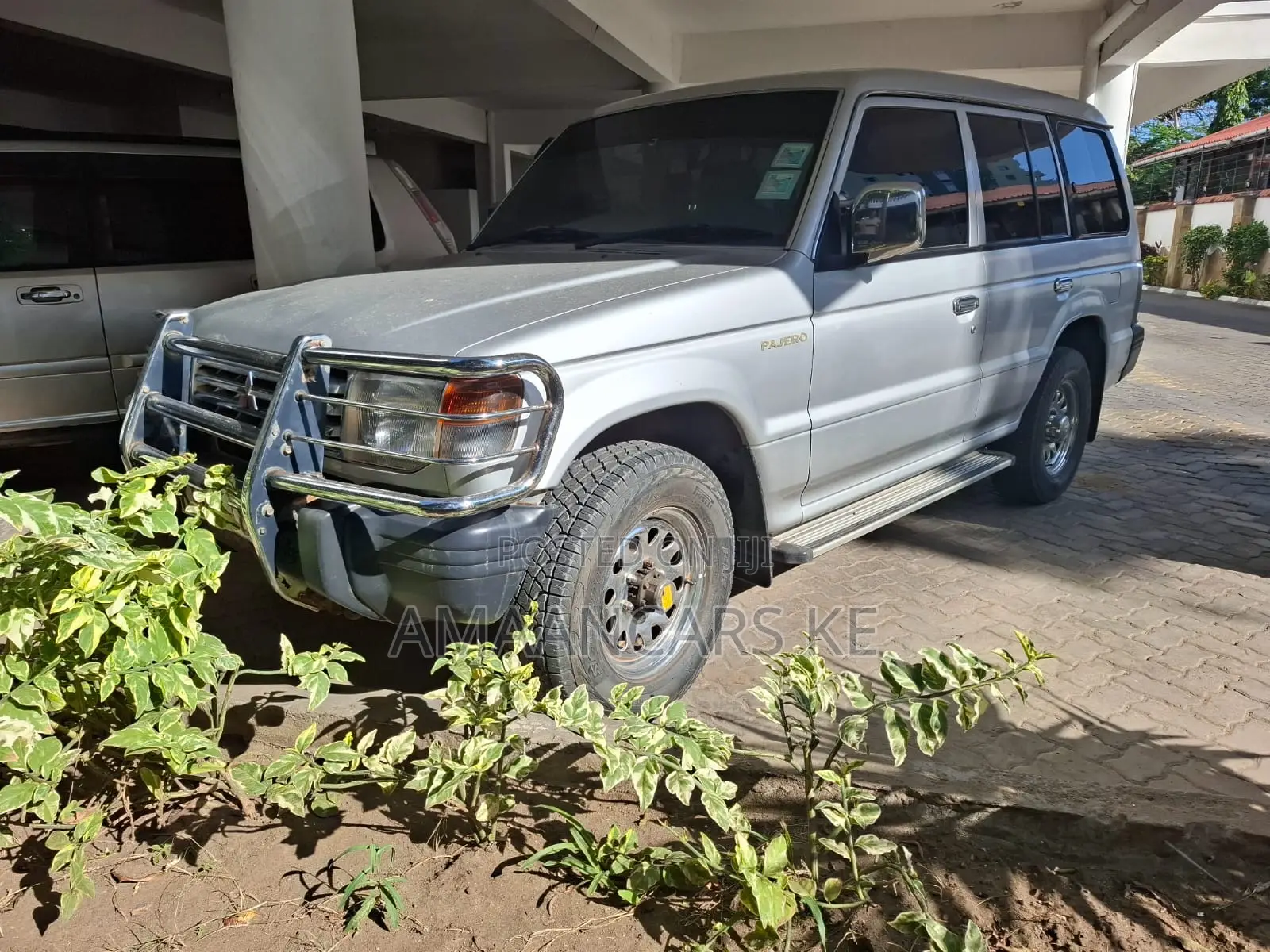 Mitsubishi Pajero 2011 Silver