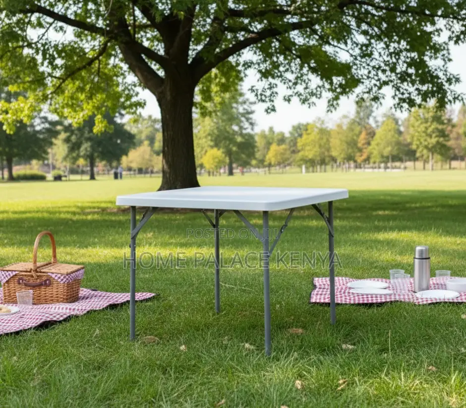 Outdoor Table: Foldable Plastic Square Party Table