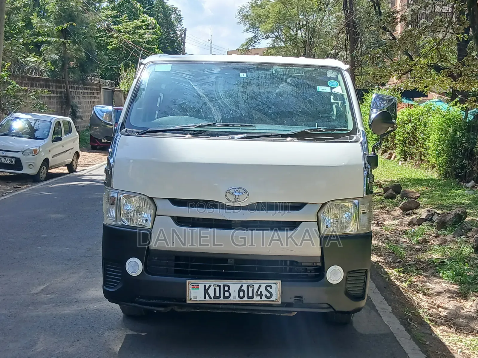 Toyota HiAce 2015 White