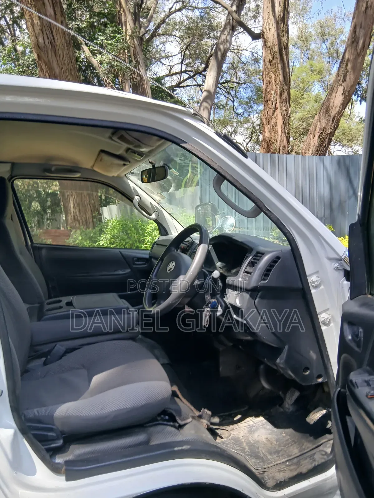 Toyota HiAce 2015 White