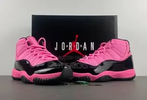 Air Jordan 11 Black Pink