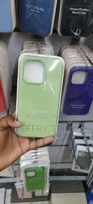 iPhone 14 Pro Aftermarket Light Green Silicone Case