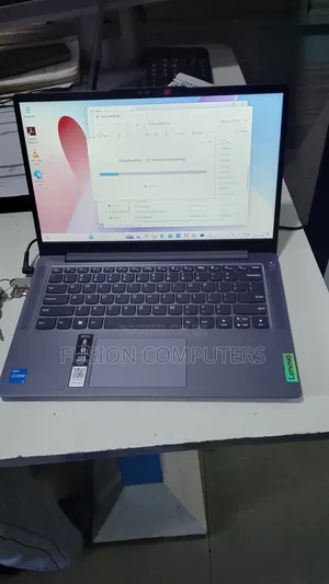 New Laptop Lenovo Ideapad 3 8GB Intel Core i3 SSD 512GB