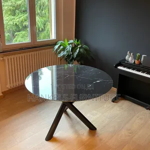 Round Glass Table – Stylish Table for Home and Office Space