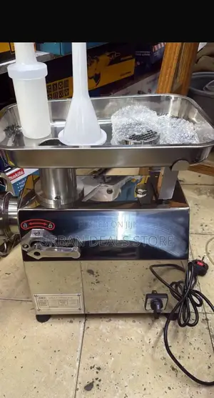 M22 Meat Mincer With Reverse Function