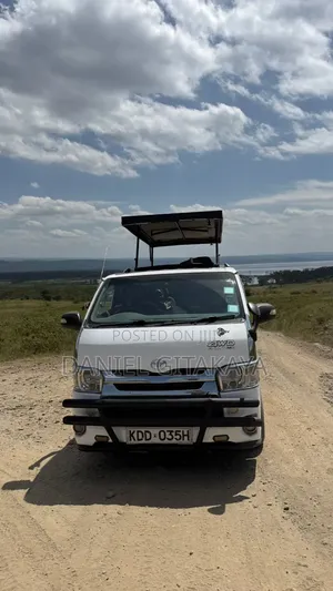 Toyota HiAce 2014 White