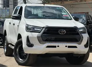 Toyota Hilux 2021 White