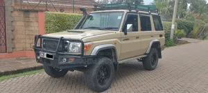Toyota Land Cruiser 4.5 V8 DSL 2014 Beige