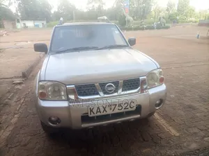 Nissan Hardbody 2009 Silver
