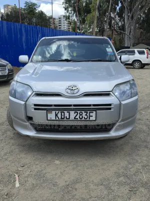 Toyota Succeed SV Premium 2016 Silver