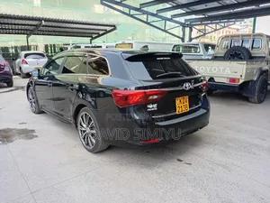 Toyota Avensis 2018 Black