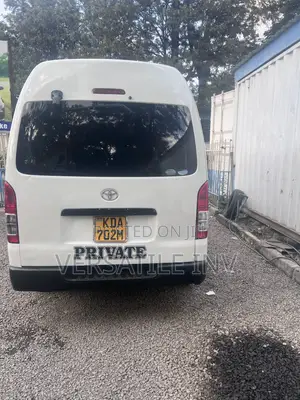 Toyota HiAce 2014 White