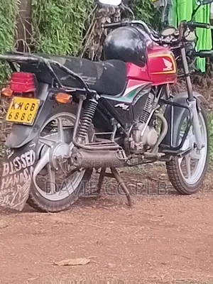 Honda CB 2022 Red