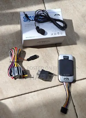 Hardwired Trackers Coban Tk-303 for Vehicle's Remote Monitoring