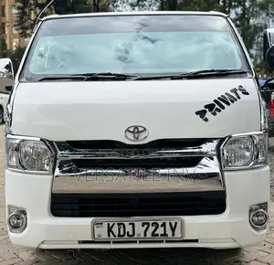 Toyota HiAce 2017 White