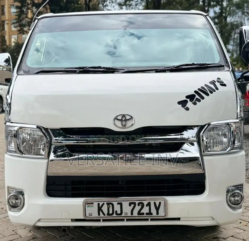 Toyota HiAce 2017 White