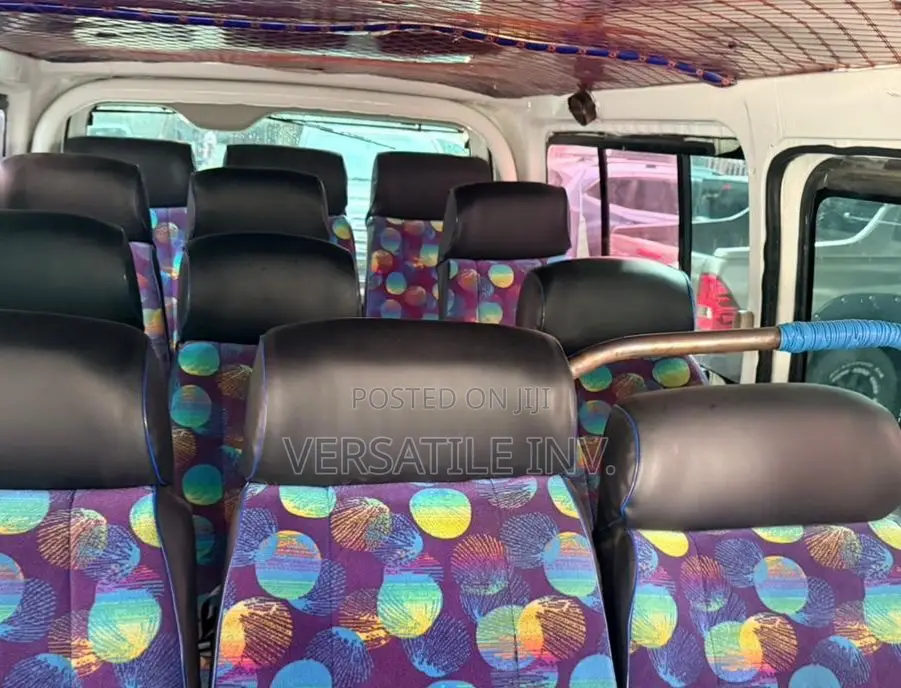 Toyota HiAce 2017 White