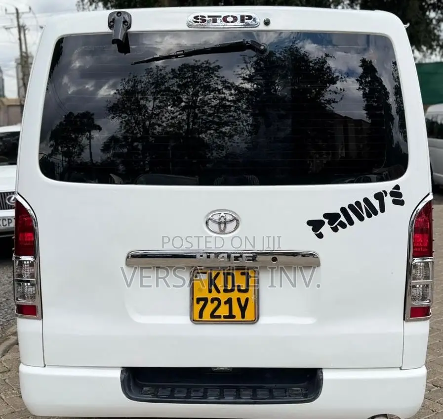Toyota HiAce 2017 White