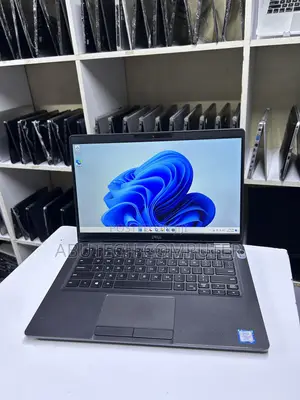 Laptop Dell Latitude 5300 16GB Intel Core i7 SSD 512GB