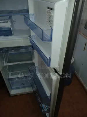 Samsung Fridge/Refrigerator 233litres With Coolwall! [Rt28k3082s8]