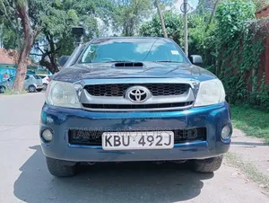 Toyota Hilux 2006 Blue