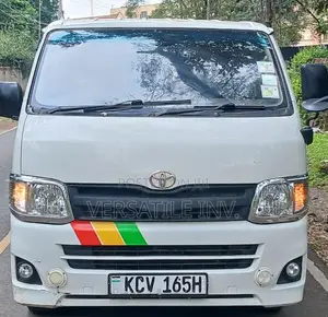 Toyota HiAce 2013 White
