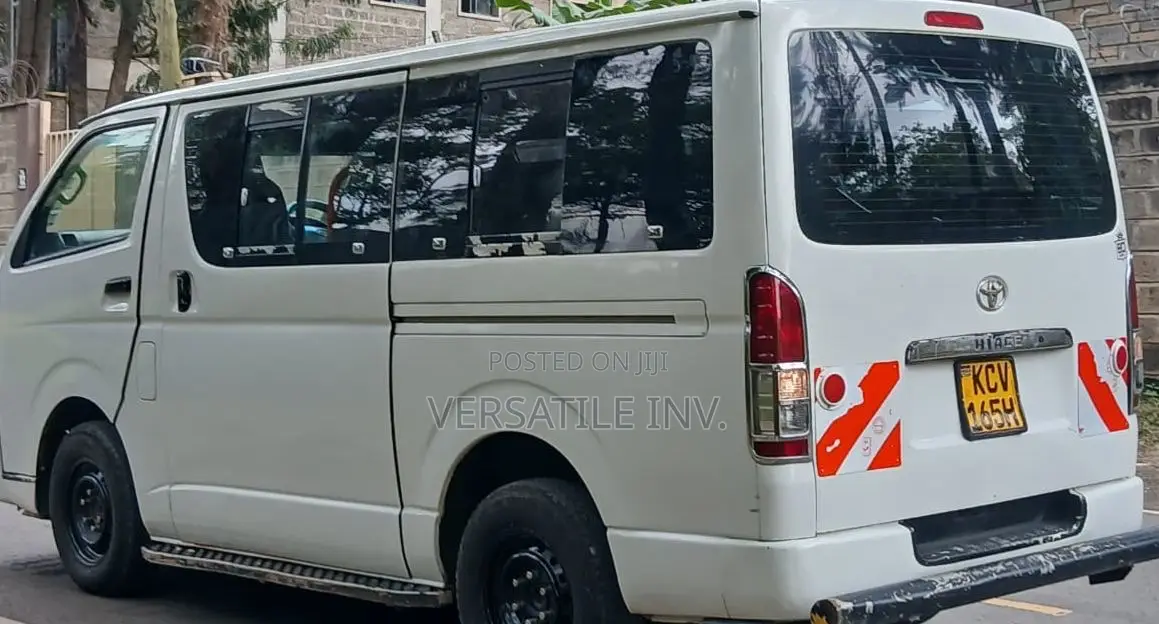 Toyota HiAce 2013 White